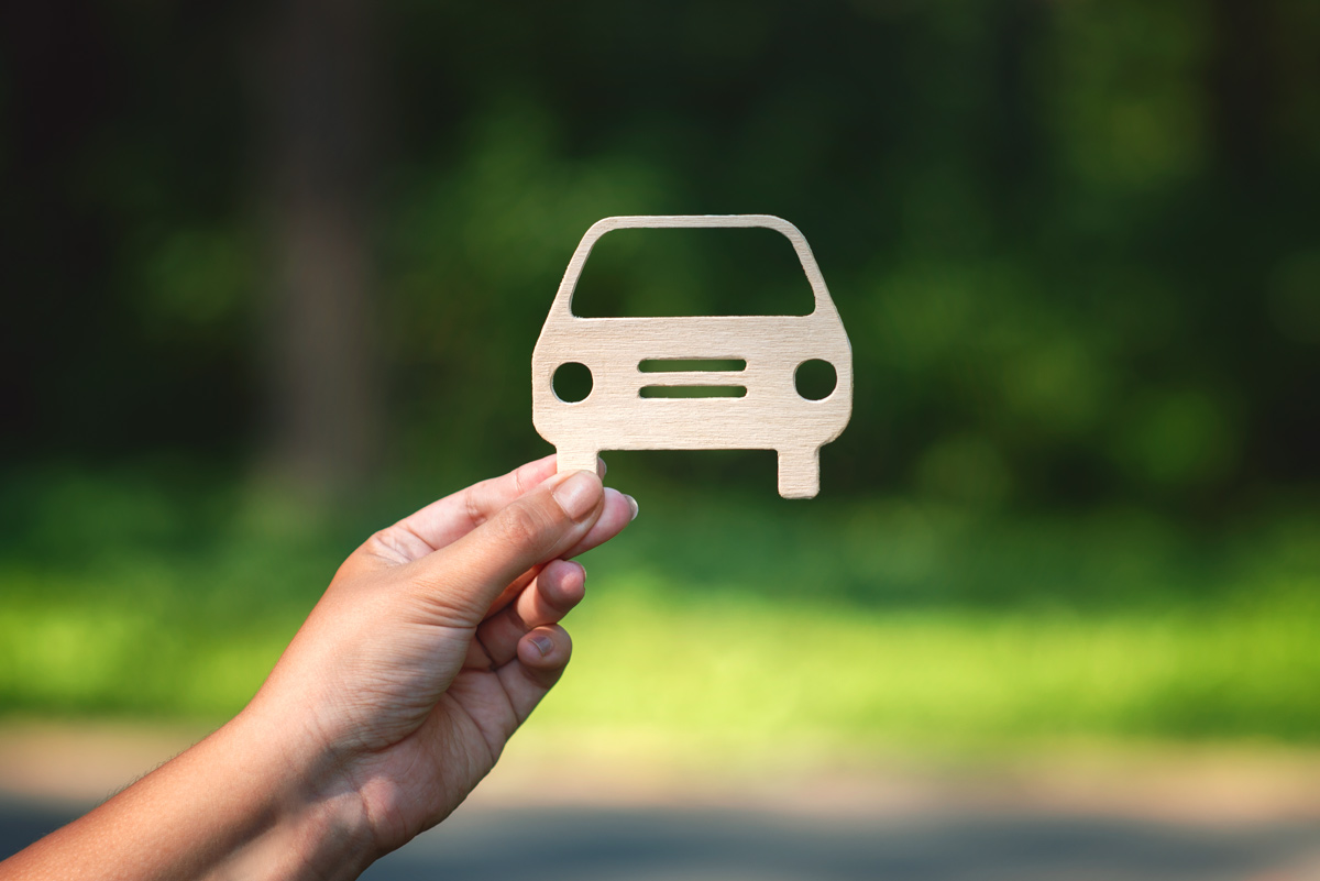 Hand Papierauto Natur
