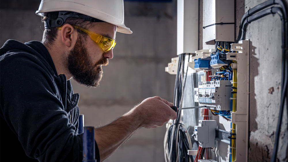 Installateur Stromleitung